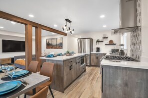 Duplex - 2 sovrum | Eget kök | Kylskåp, ugn, kaffe- och tebryggare och brödrost