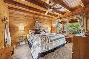 2 bedrooms, desk, travel cot, free WiFi - *Relaxing 2BDR Getaway! HOT TUB + Arcade + XBox* (Sevierville)