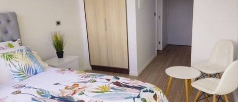 1 bedroom, WiFi, bed sheets