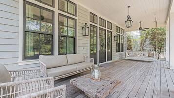 House, 5 Bedrooms | Terrace/patio