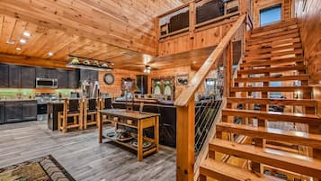 Cabin, 5 Bedrooms | Interior