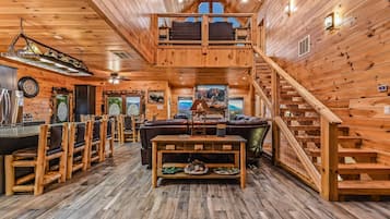 Cabin, 5 Bedrooms | Interior