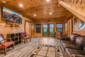 Cabin, 5 Bedrooms | Interior