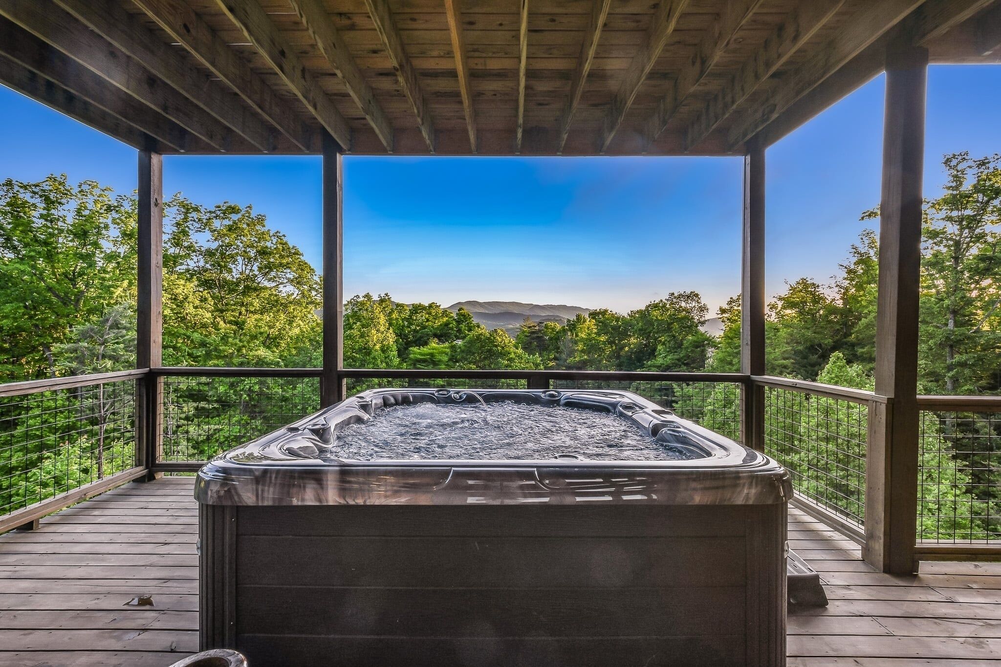 Cabin, 5 Bedrooms | Outdoor spa tub
