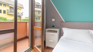 1 bedroom, desk, laptop workspace, iron/ironing board - Veneto 10B (Cassina de' Pecchi)