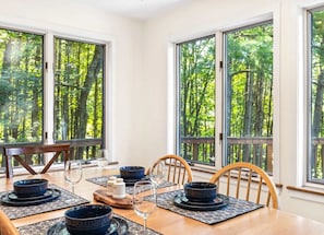 Dining - Family & Game Rooms, Large Deck - Highland Ridge (Quechee)