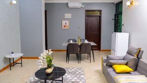 Living area - Malaikanzi Suites (Entebbe)