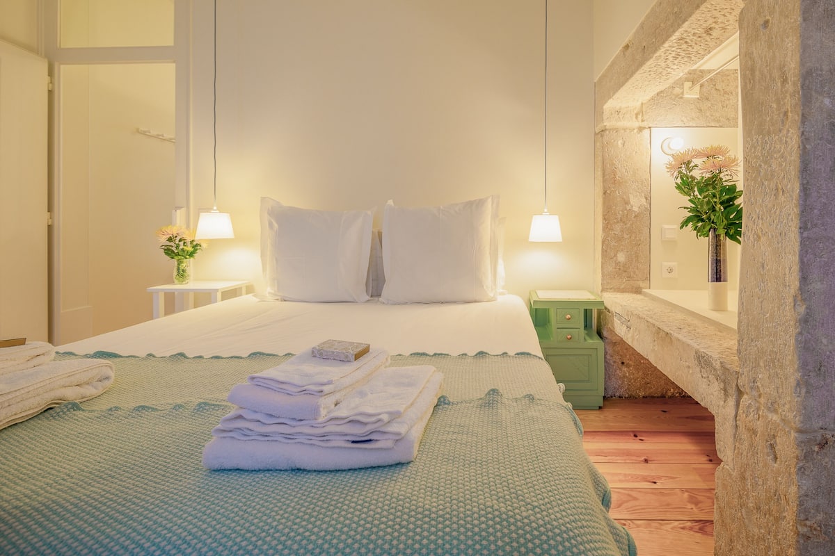 Memories Apartment (3C) | 1 bedroom, laptop workspace, blackout drapes, iron/ironing board