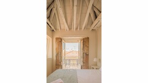 Lisbon is Light Apartment (5A) | 笔记本电脑工作区、遮光窗帘、免费 WiFi、床单