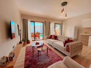 Family Villa | Living area | Flat-screen TV - Inn House Ölüdeniz (Fethiye)