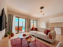 Family Villa | Garden view