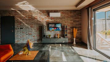 Häämatkahuvila | Egyptinpuuvillaiset lakanat, ylelliset vuodevaatteet, työpöytä