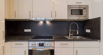 Central Mitte new apartment for families