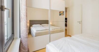 Central Mitte new apartment for families