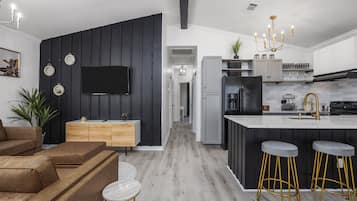 Casa Confort | Área de sala de estar | Televisión de pantalla plana, Netflix, Hulu y servicios de streaming