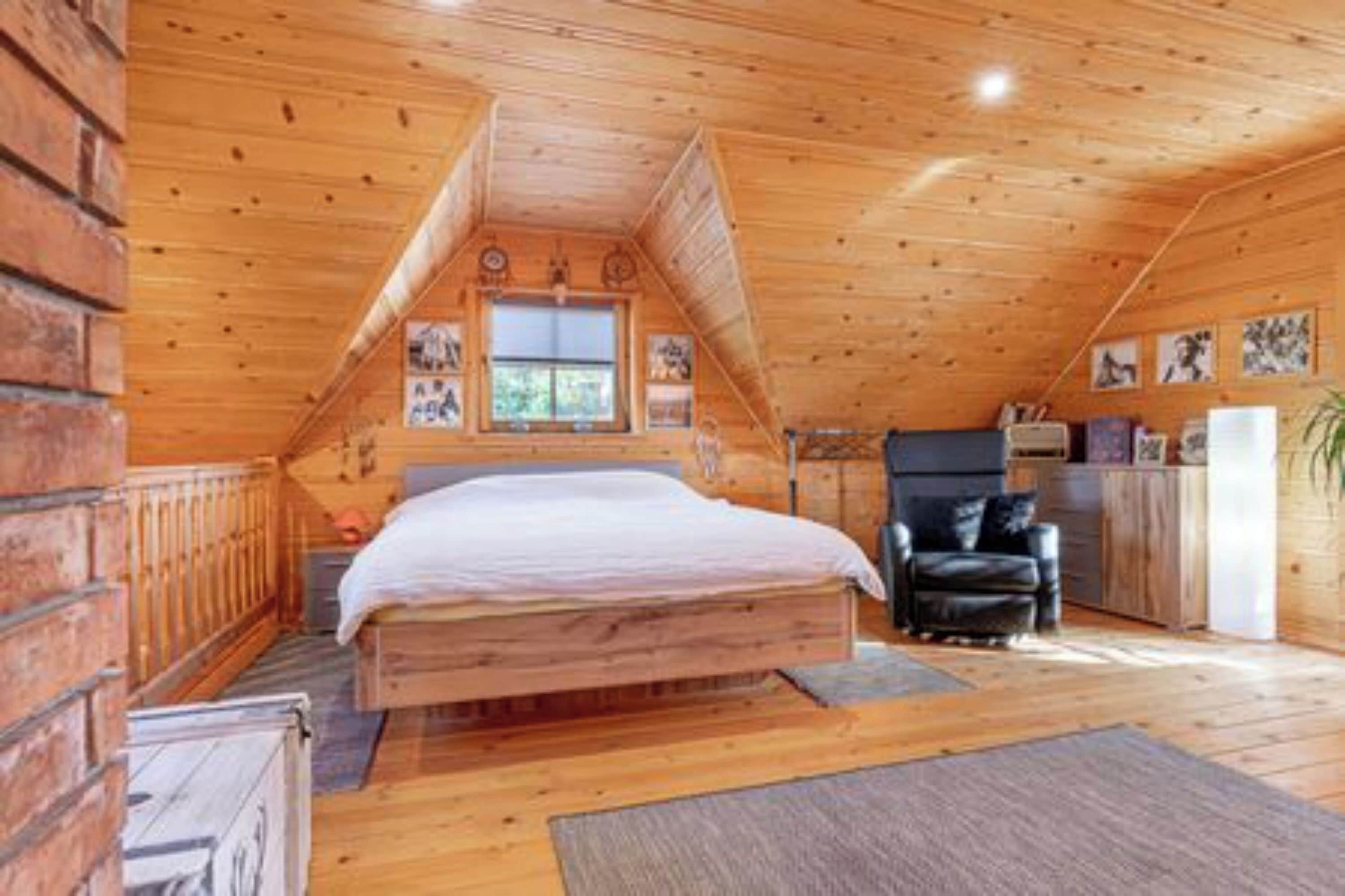 Family Chalet, Multiple Bedrooms, Mountainside (Log Cabin Forest Fairy) | 1 bedroom, in-room safe, laptop workspace, free WiFi