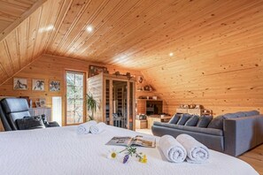 Family Chalet, Multiple Bedrooms, Mountainside (Log Cabin Forest Fairy) | 1 bedroom, in-room safe, laptop workspace, free WiFi - Log Cabin Forest Chalets (Podcetrtek)
