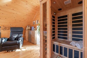 Family Chalet, Multiple Bedrooms, Mountainside (Log Cabin Forest Fairy) | Sauna - Log Cabin Forest Chalets (Podcetrtek)