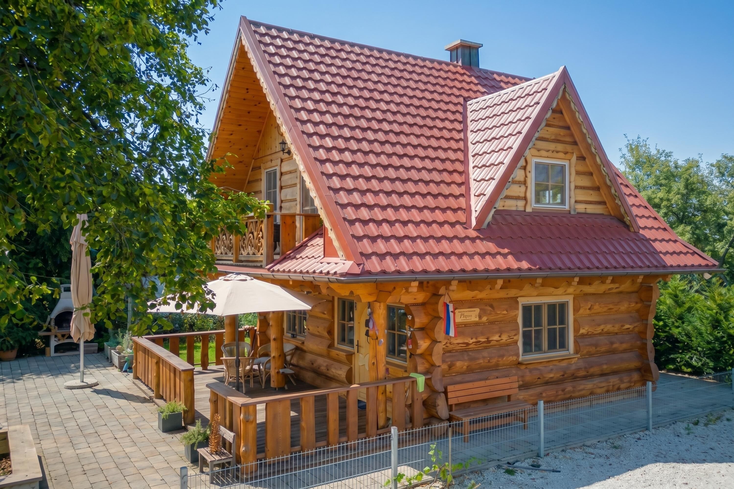 Family Chalet, Multiple Bedrooms, Mountainside (Log Cabin Forest Fairy) | Exterior