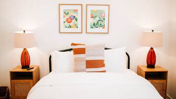 2 bedrooms, desk, iron/ironing board, WiFi