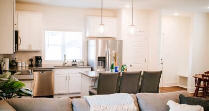 Bright Artist's Cottage-Mins to DT,Campus,Stadium
