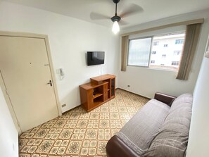 TV - Foot in the sand corner of the fort II - Tiradentes 8 (Praia Grande)