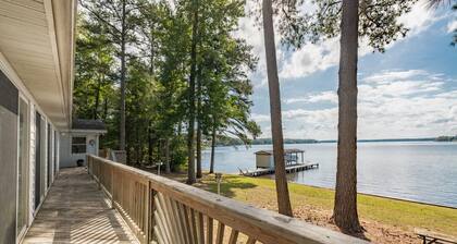 New! Main Lake View, Pet-Friendly, Firepit, Dock