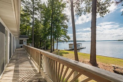 New! Main Lake View, Pet-Friendly, Firepit, Dock