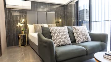 Premier Studio | 1 bedroom, desk, laptop workspace, iron/ironing board