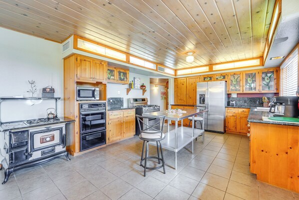 Interior - Close to Hiking & Biking: Mtn-view Phoenix Home (Phoenix)