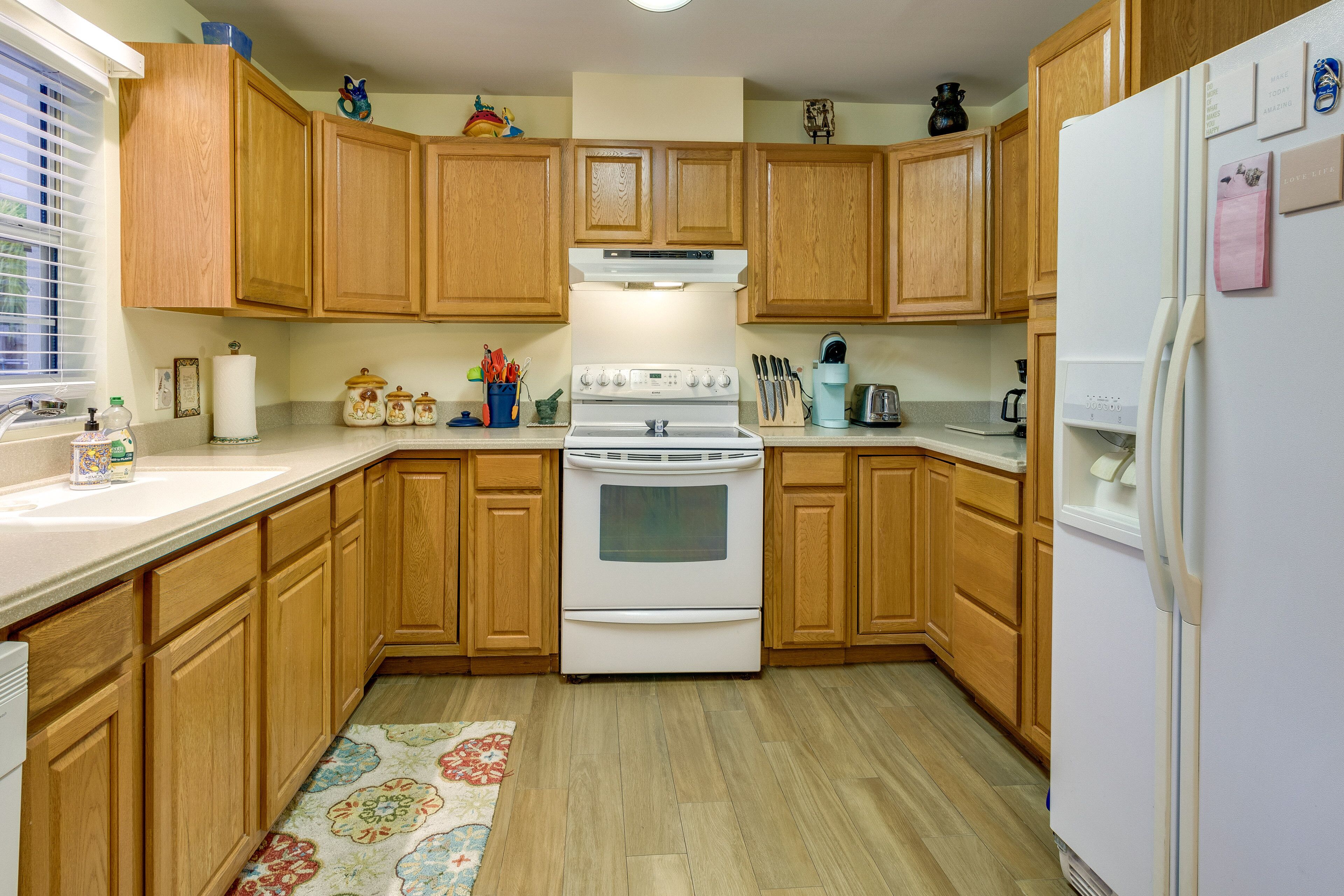 House (3 Bedrooms) | Private kitchen | Paper towels