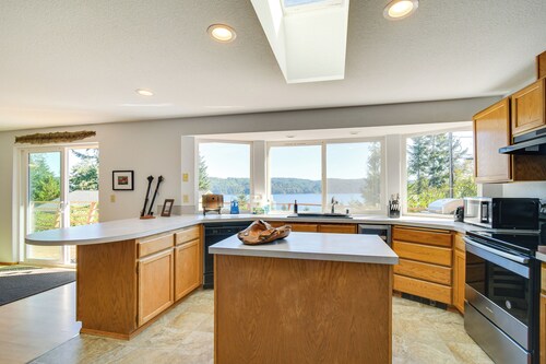 Hoodsport Vacation Rental w/ Deck & Canal Views!