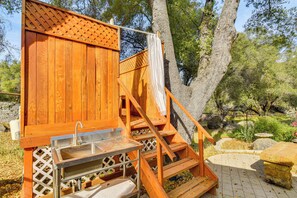 Cottage (3 Bedrooms) | Interior - Private Lake, Hot Tub & EV Charger: Mariposa Home! (Mariposa)