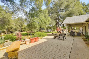 Cottage (3 Bedrooms) | Interior - Private Lake, Hot Tub & EV Charger: Mariposa Home! (Mariposa)