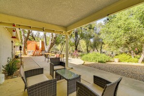 Interior - Private Lake, Hot Tub & EV Charger: Mariposa Home! (Mariposa)