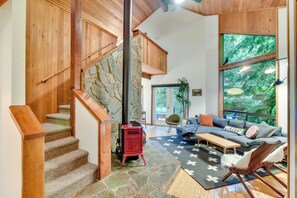 House (2 Bedrooms) | Interior