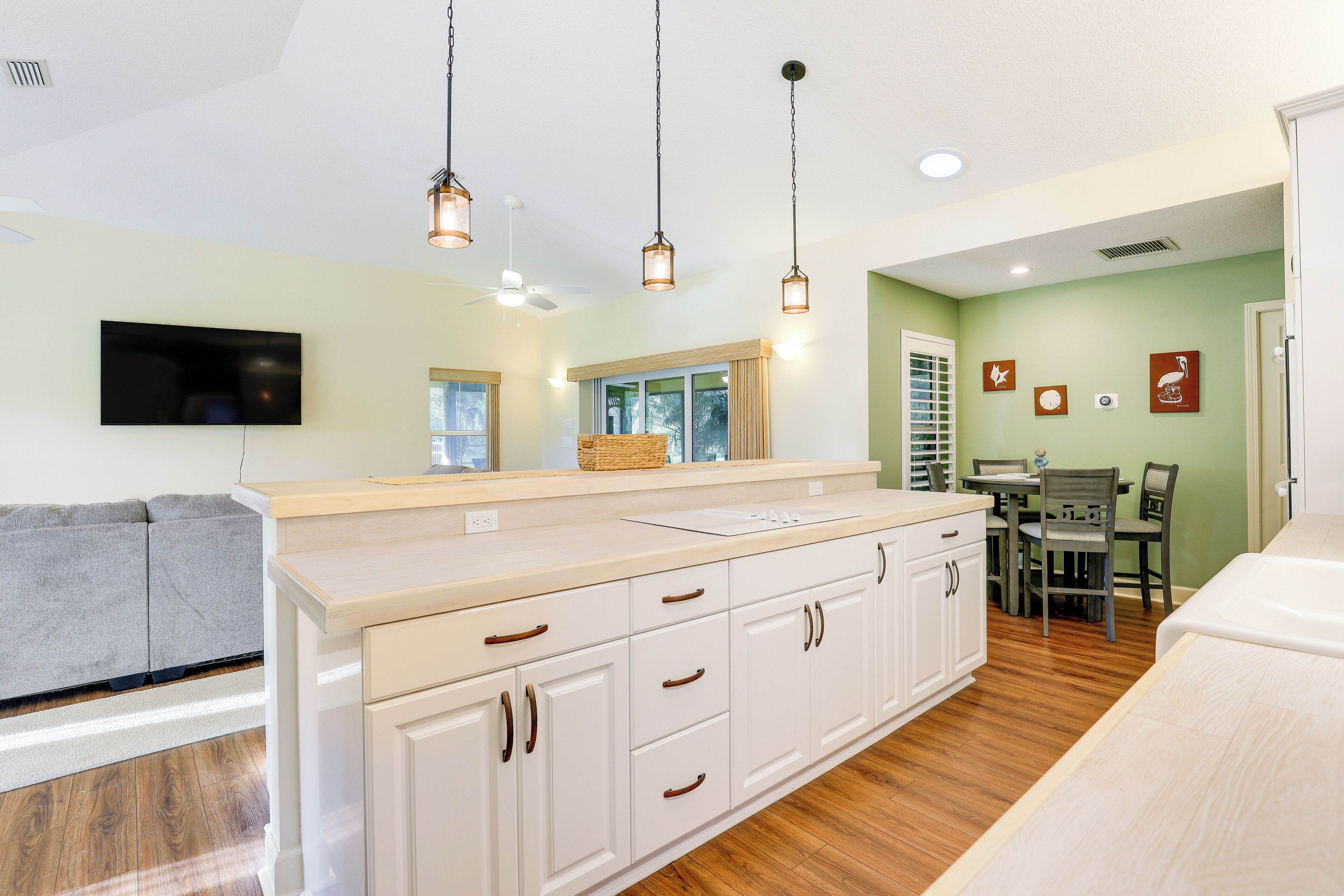 House (2 Bedrooms) | Interior