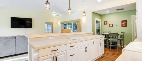 House (2 Bedrooms) | Interior