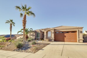 Interior - Bullhead City Home w/ Private Hot Tub & Gas Grill! (Bullhead City)