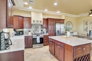 House (3 Bedrooms) | Interior - Bullhead City Home w/ Private Hot Tub & Gas Grill! (Bullhead City)