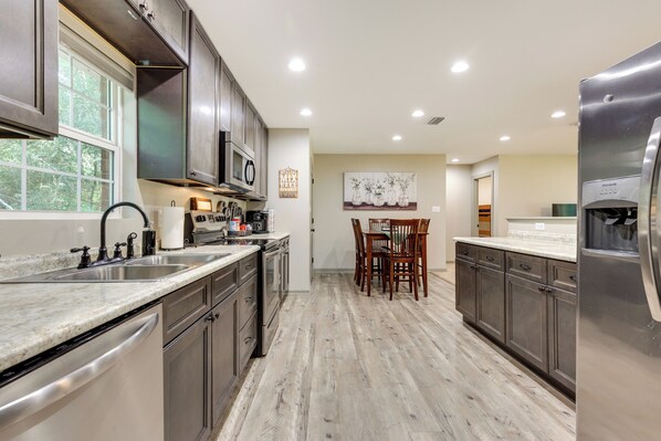 House (2 Bedrooms) | Interior - Rural Retreat w/ Covered Porch Near Jackson (Grove Hill)