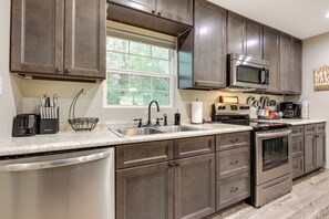 House (2 Bedrooms) | Interior - Rural Retreat w/ Covered Porch Near Jackson (Grove Hill)