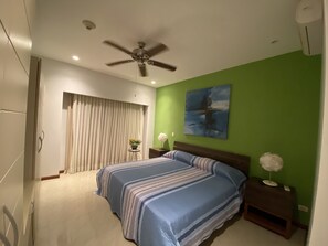 3 chambres, fer et planche à repasser, Wi-Fi, draps fournis