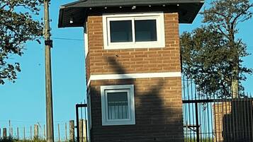 Mặt tiền nơi lưu trú