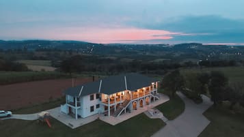 Mặt tiền nơi lưu trú