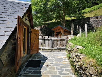 🏔 The Little Barn – A Cozy Hideaway in the Heart of the Pyrenees