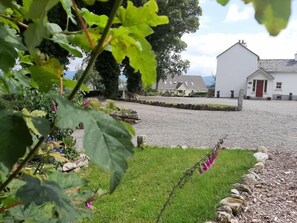 Garden - Abhainn Ri Farmhouse B&B (Hollywood)