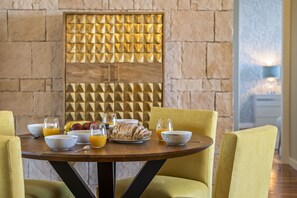 Dining - Hideaway Apartment by Homie (Caniço)