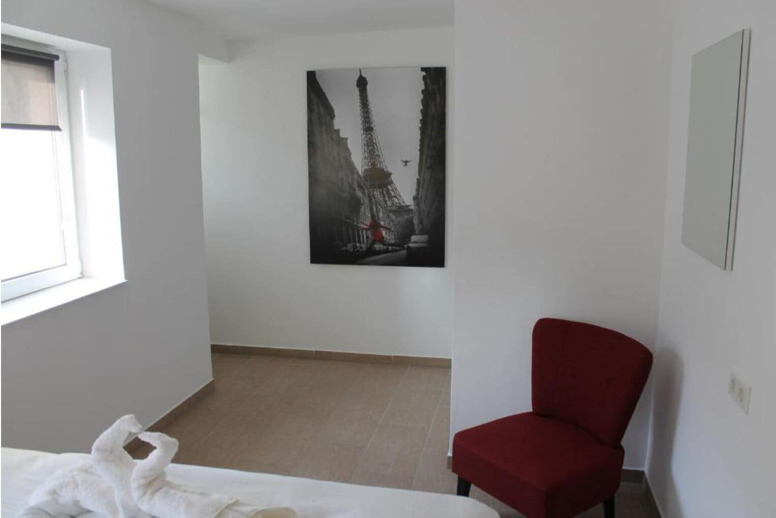 2 bedrooms, soundproofing, iron/ironing board, free WiFi