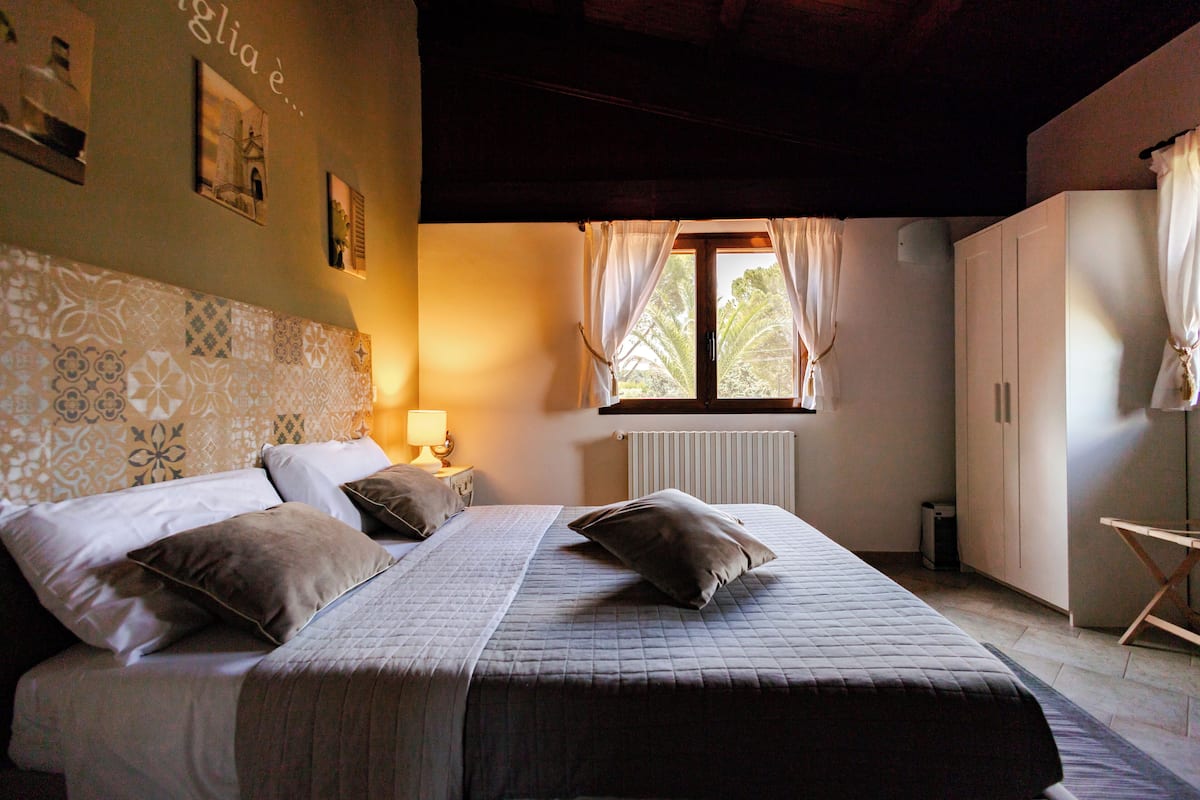 高級寝具、低反発ベッド、客室ごとに異なる装飾、客室ごとに異なるインテリア